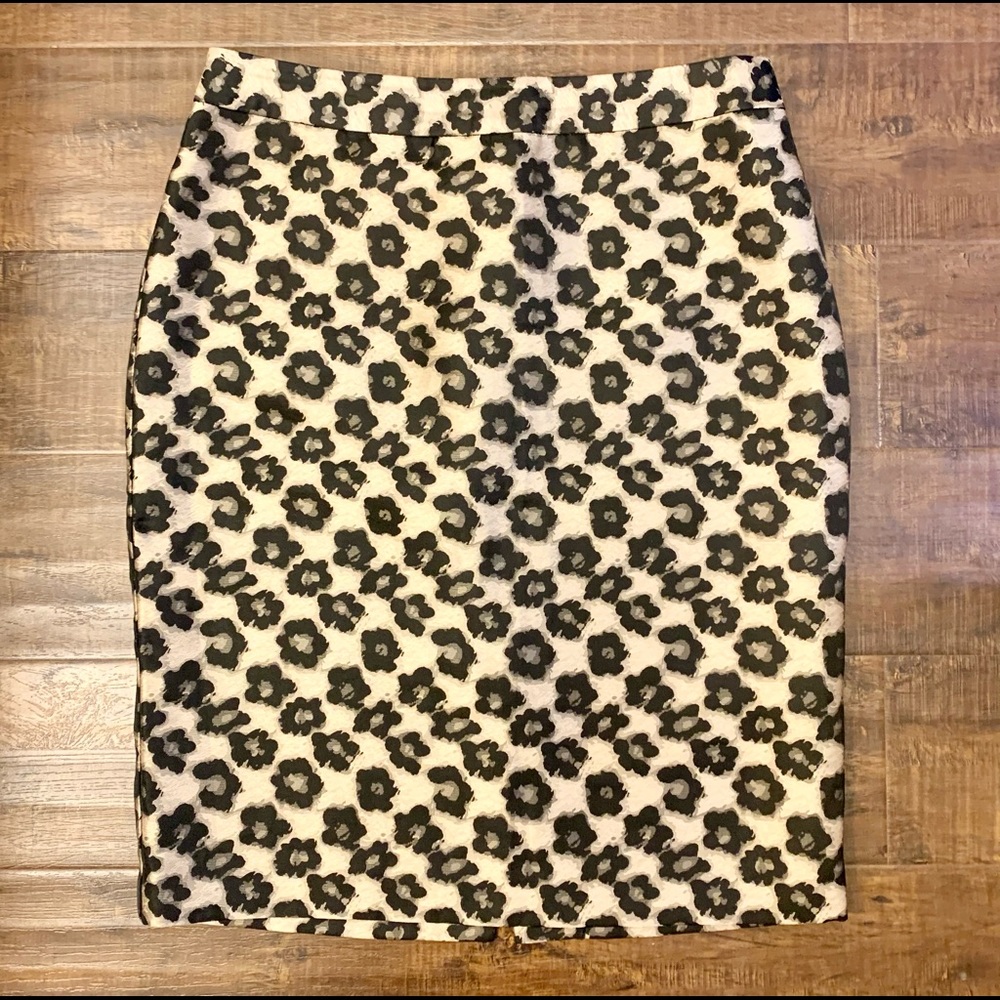Ann Taylor Metallic Floral Pencil Skirt - Sz 8